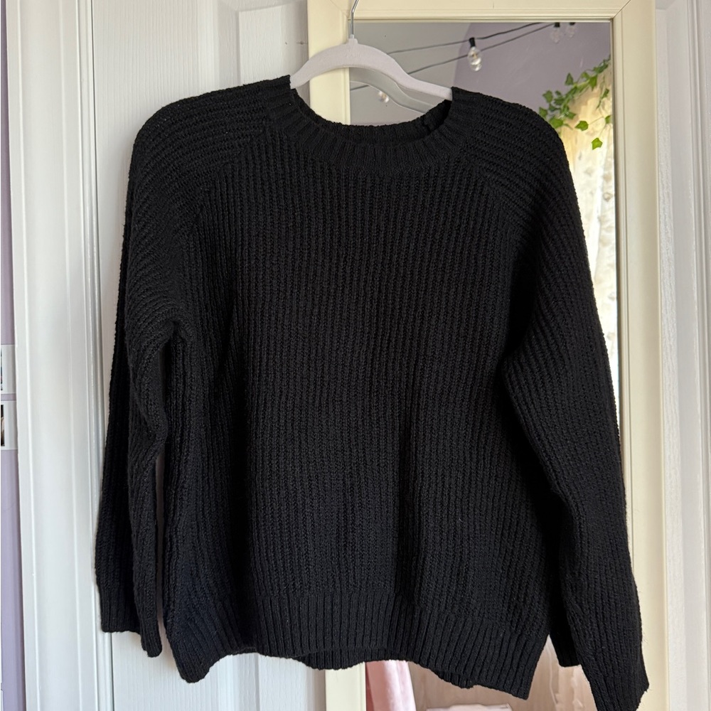 Old Navy Black Crew Neck Sweater with Relaxed Fit